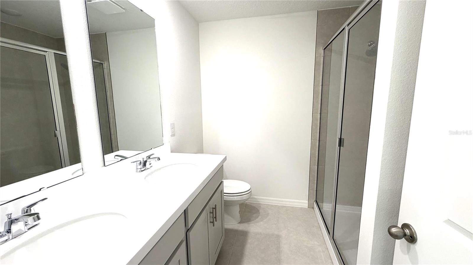 EDEN CREST TOWNHOMES - Residential Lease