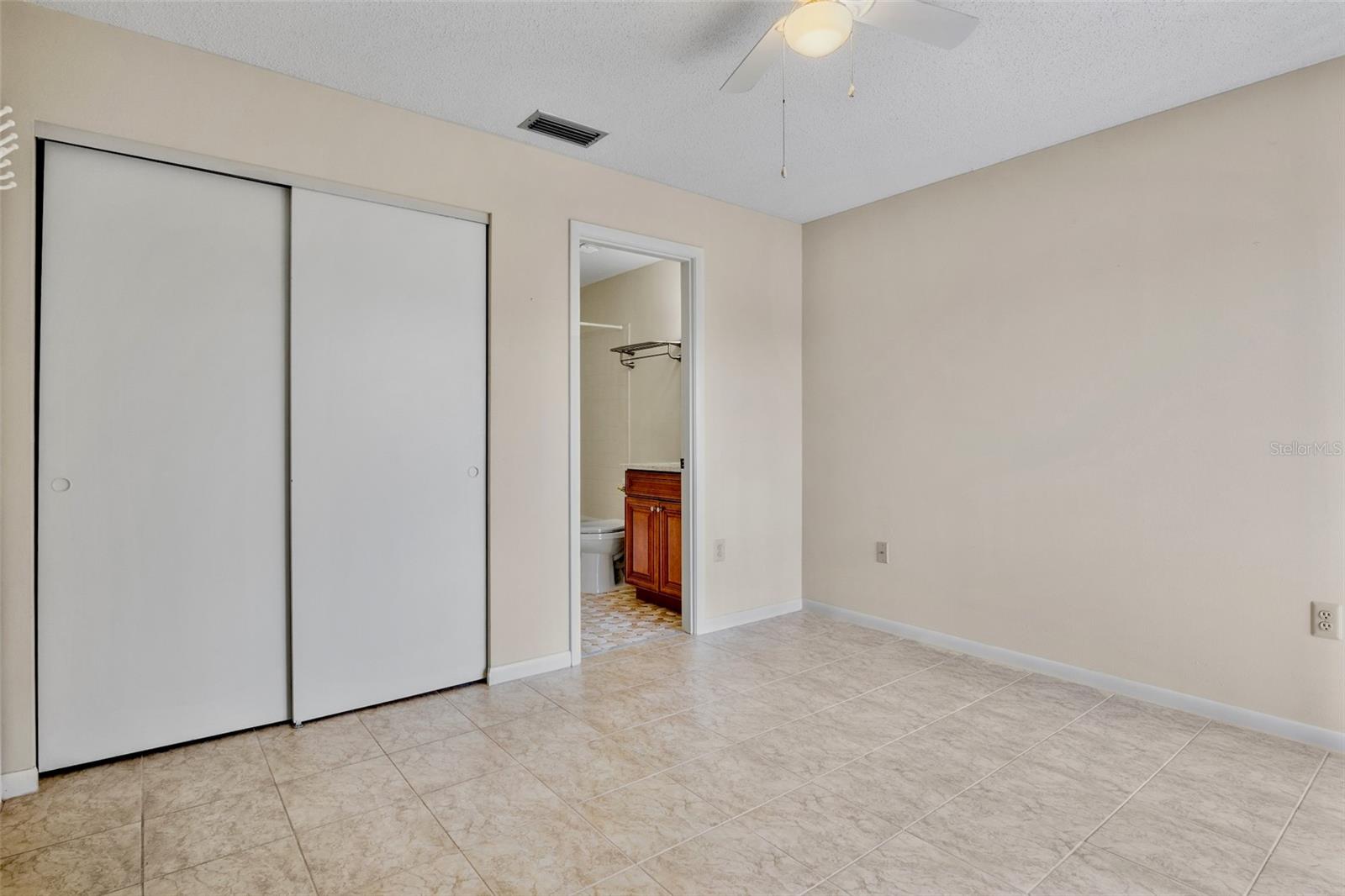 LONGWATER CHASE - Residential