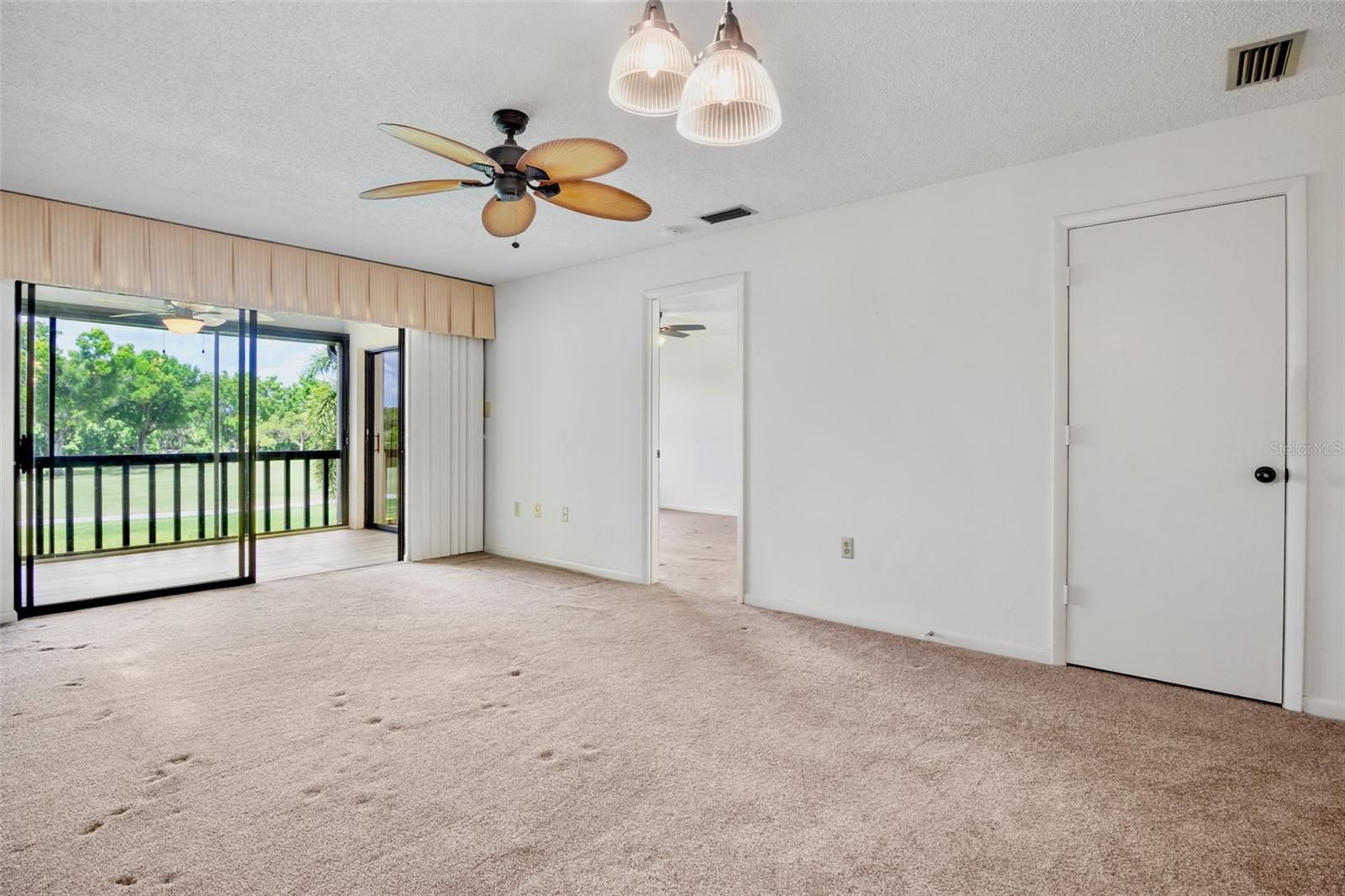 LONGWATER CHASE - Residential