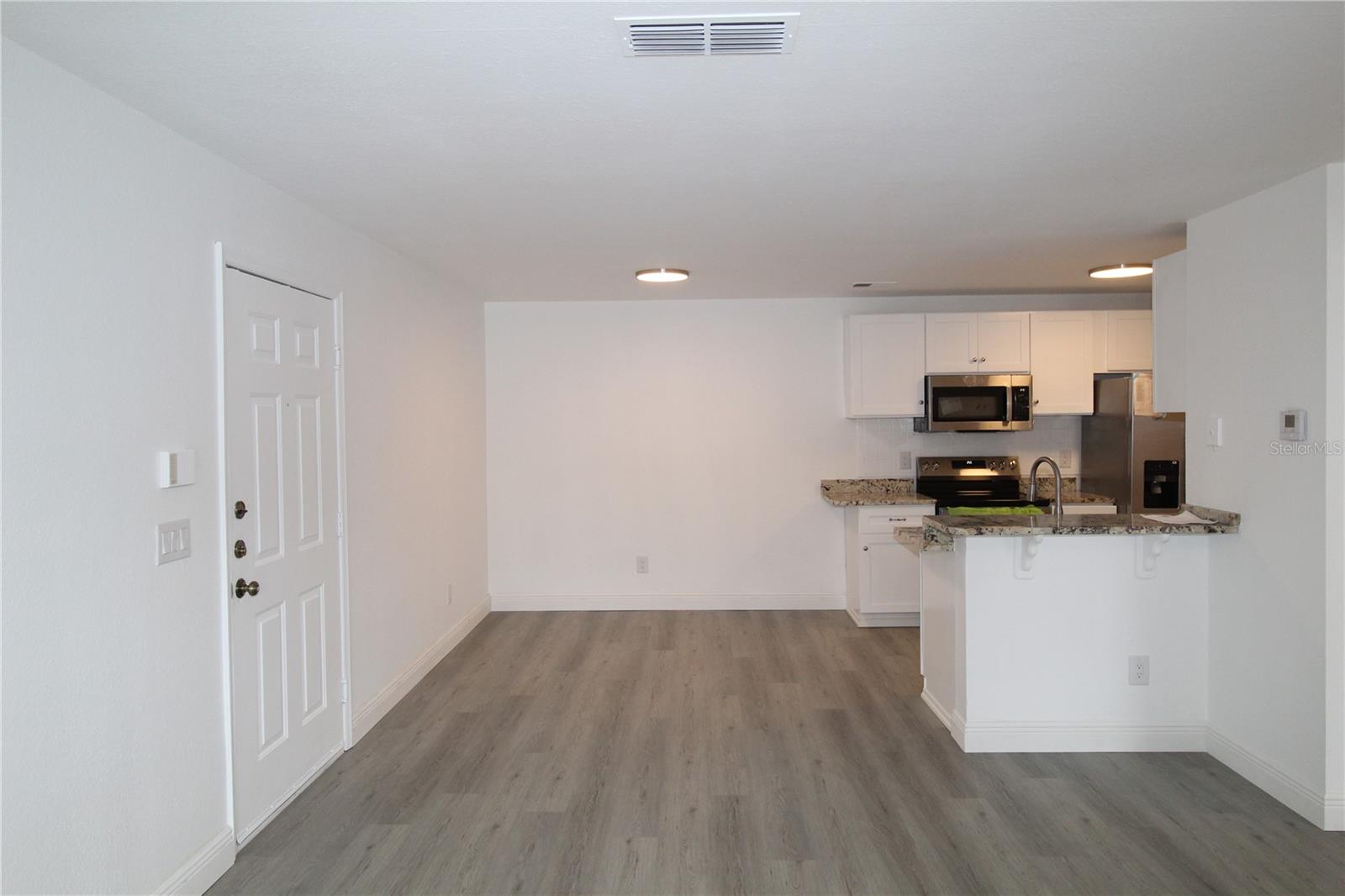 SANDLAKE PRIVATE RESIDENCES - Residential Lease