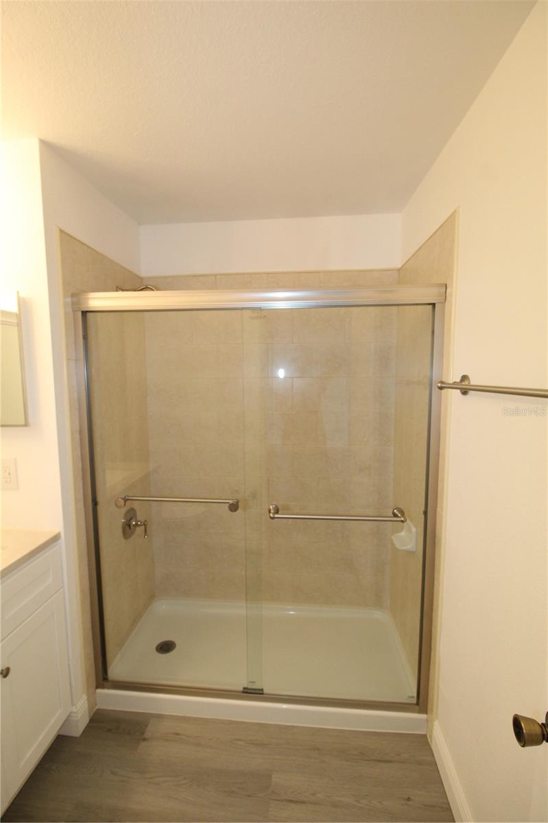 SANDLAKE PRIVATE RESIDENCES - Residential Lease