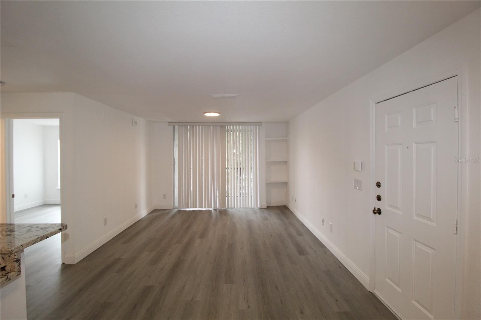 SANDLAKE PRIVATE RESIDENCES - Residential Lease