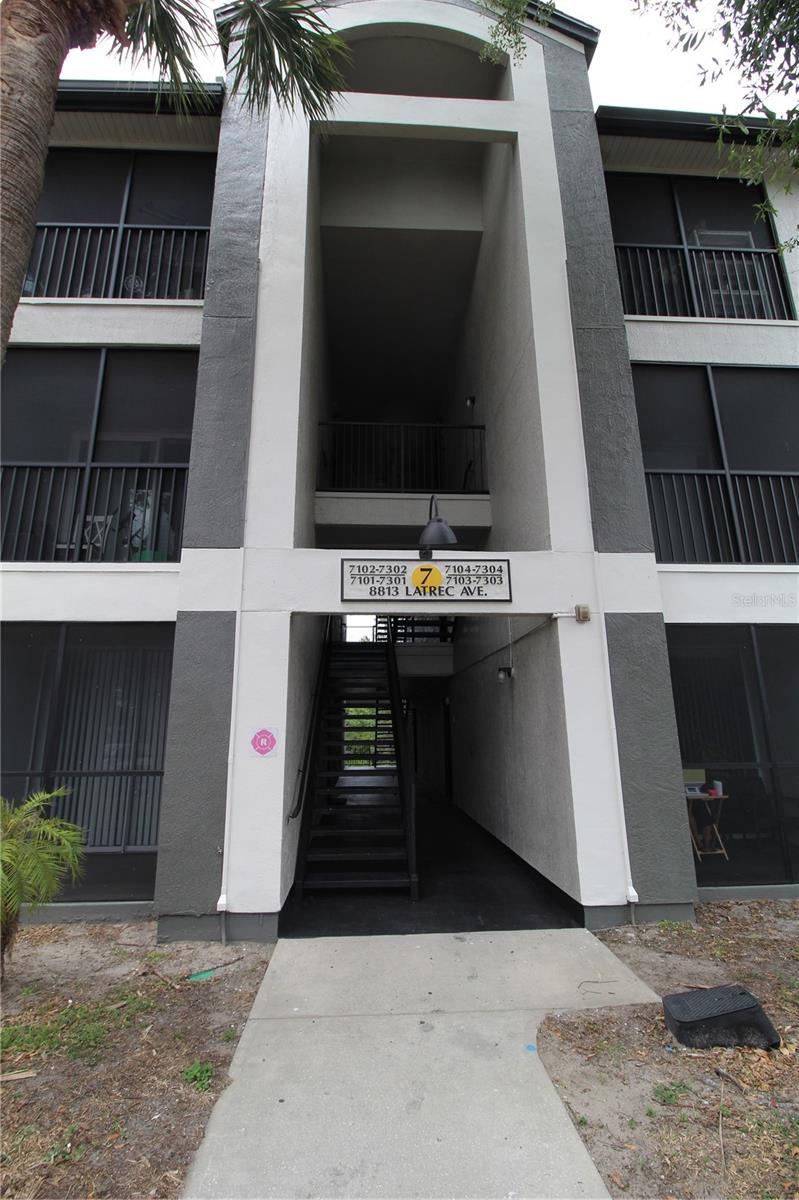 New paint, new appliances and new laminate flooring. 1 bedroom and 1 bath condo located in gate community Sand Lake Private Residence. Community is gated, pool, tennis courts, basketball courts and playground. Close to International Dr, restaraunts, dining and attractions.