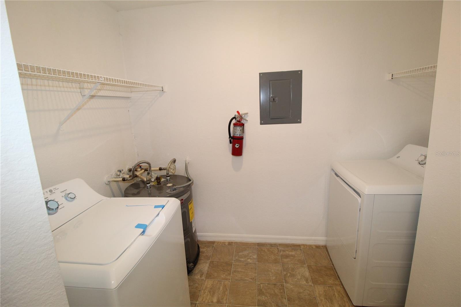 SANDLAKE PRIVATE RESIDENCES - Residential Lease