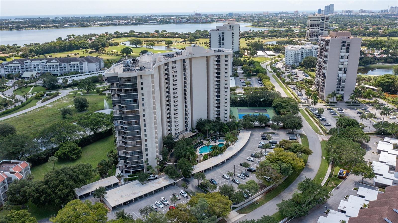 ENVOY CONDO - Residential