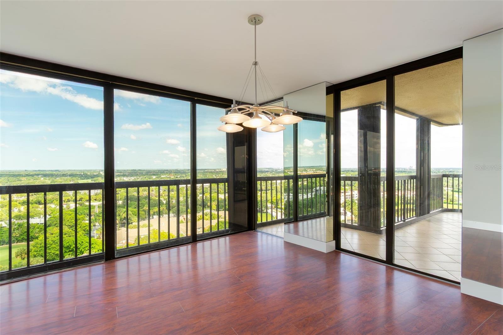 ENVOY CONDO - Residential