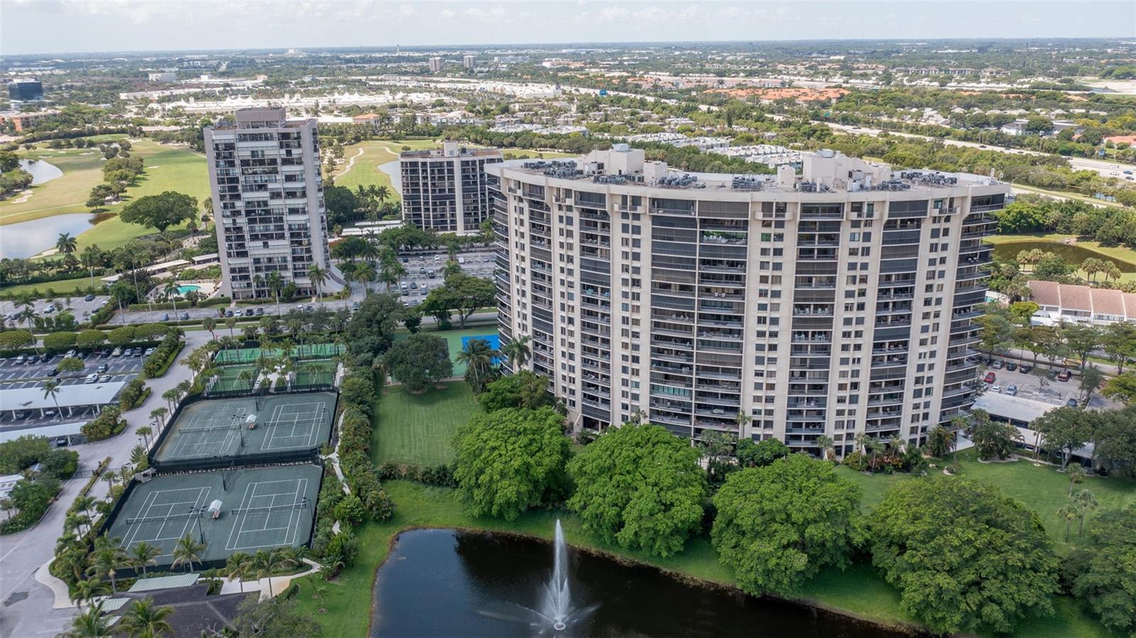 ENVOY CONDO - Residential