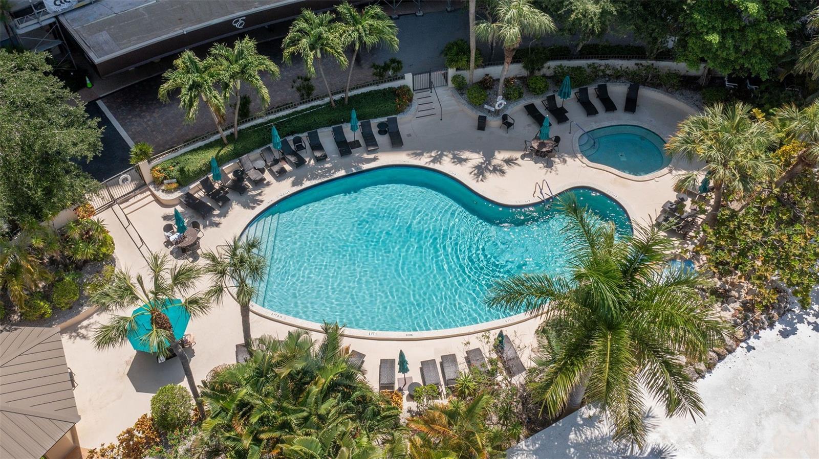ENVOY CONDO - Residential