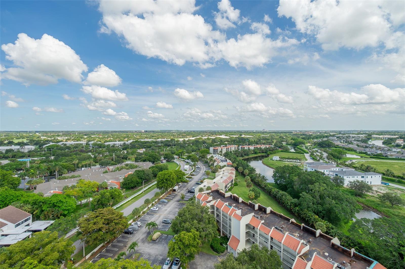 ENVOY CONDO - Residential