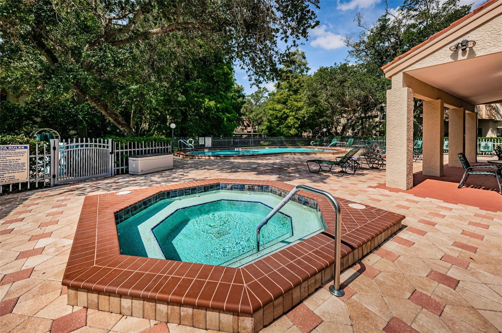 LOS PRADOS CONDO - Residential