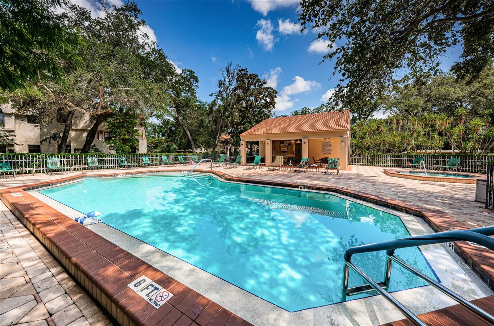 LOS PRADOS CONDO - Residential