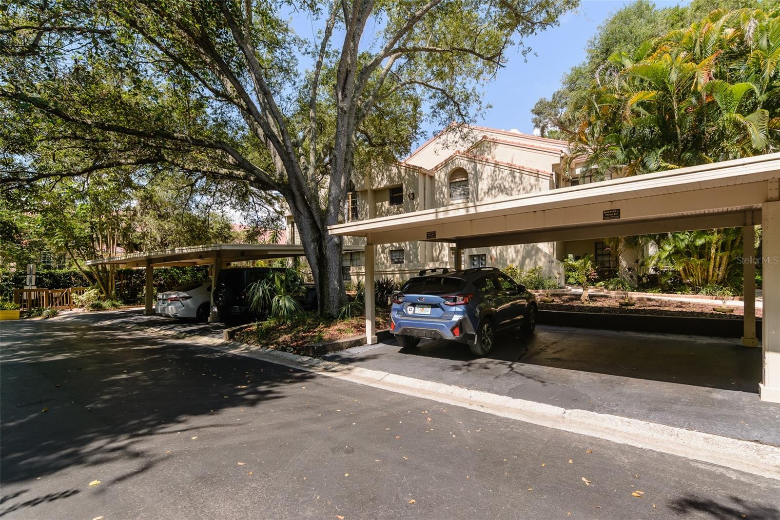 LOS PRADOS CONDO - Residential