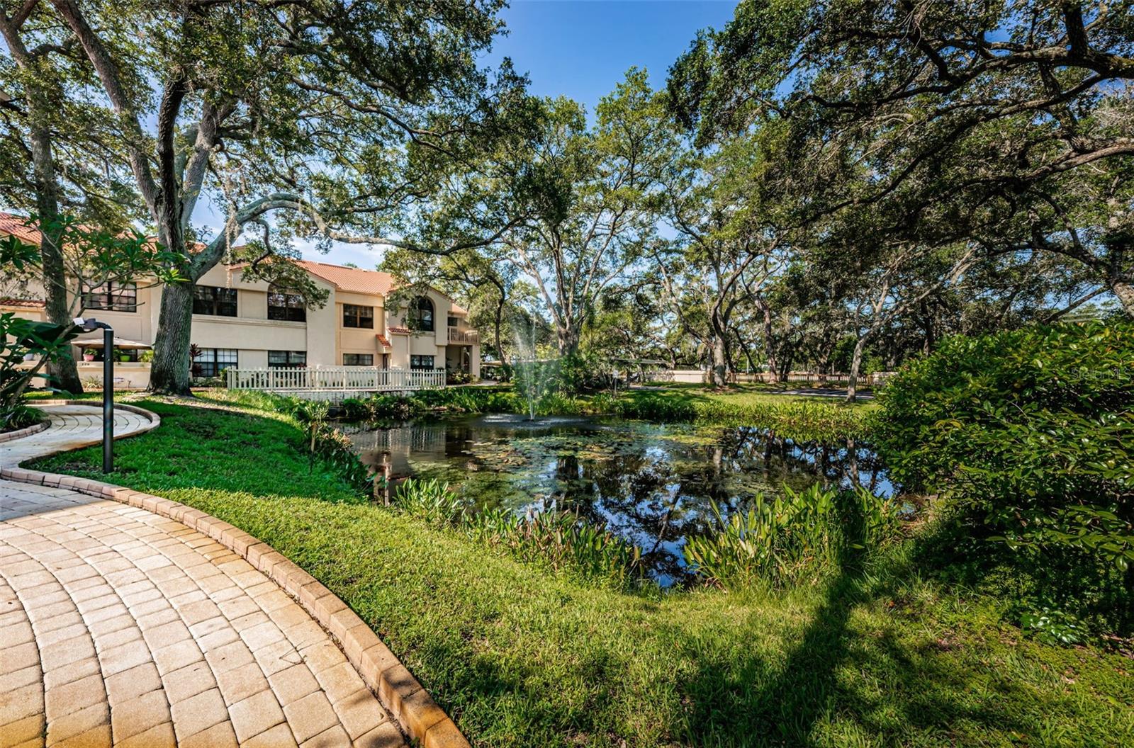LOS PRADOS CONDO - Residential