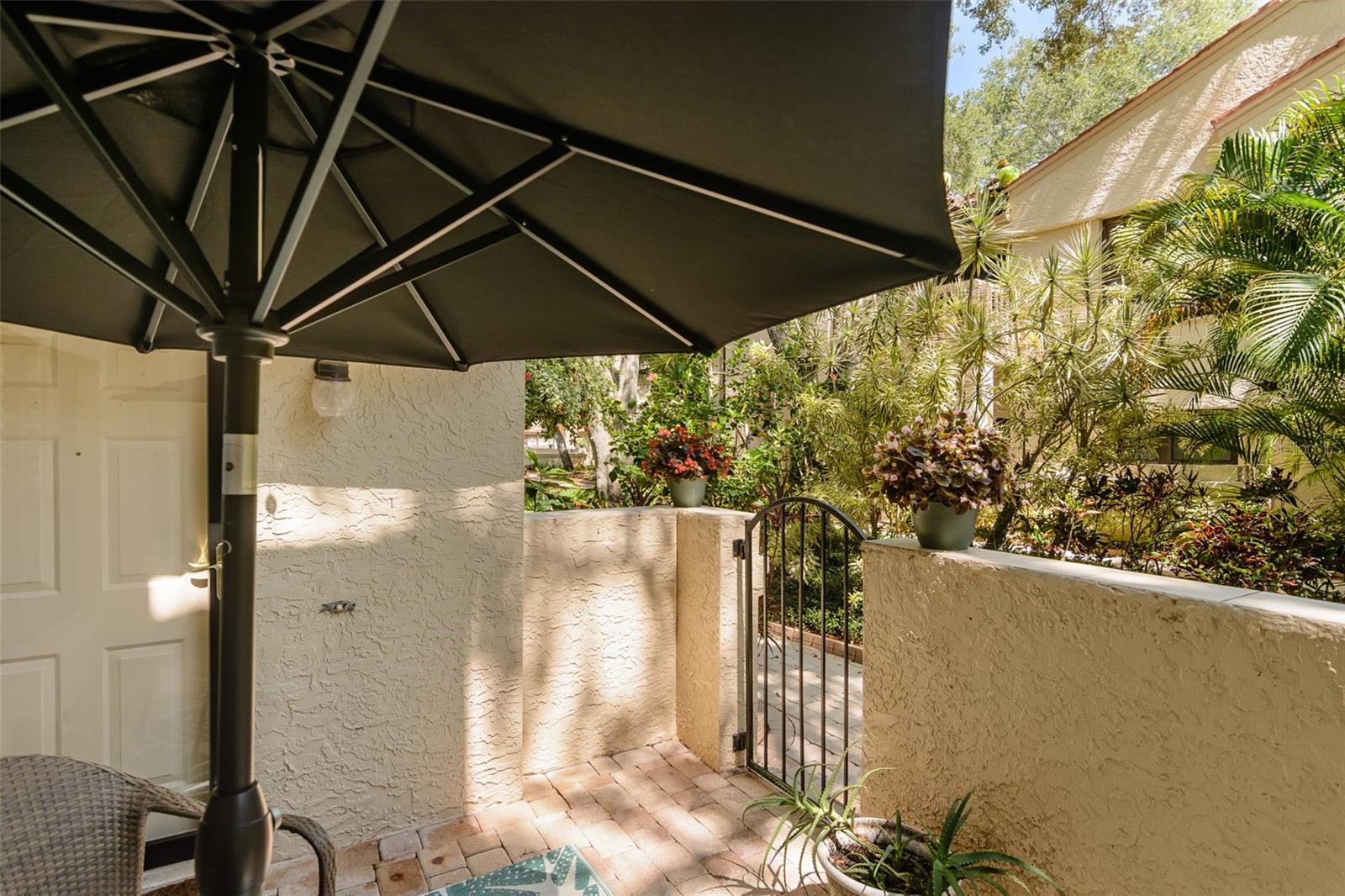 LOS PRADOS CONDO - Residential