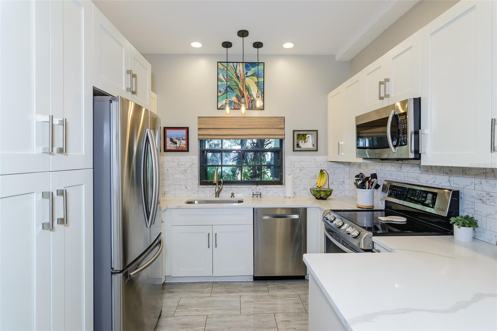 LOS PRADOS CONDO - Residential