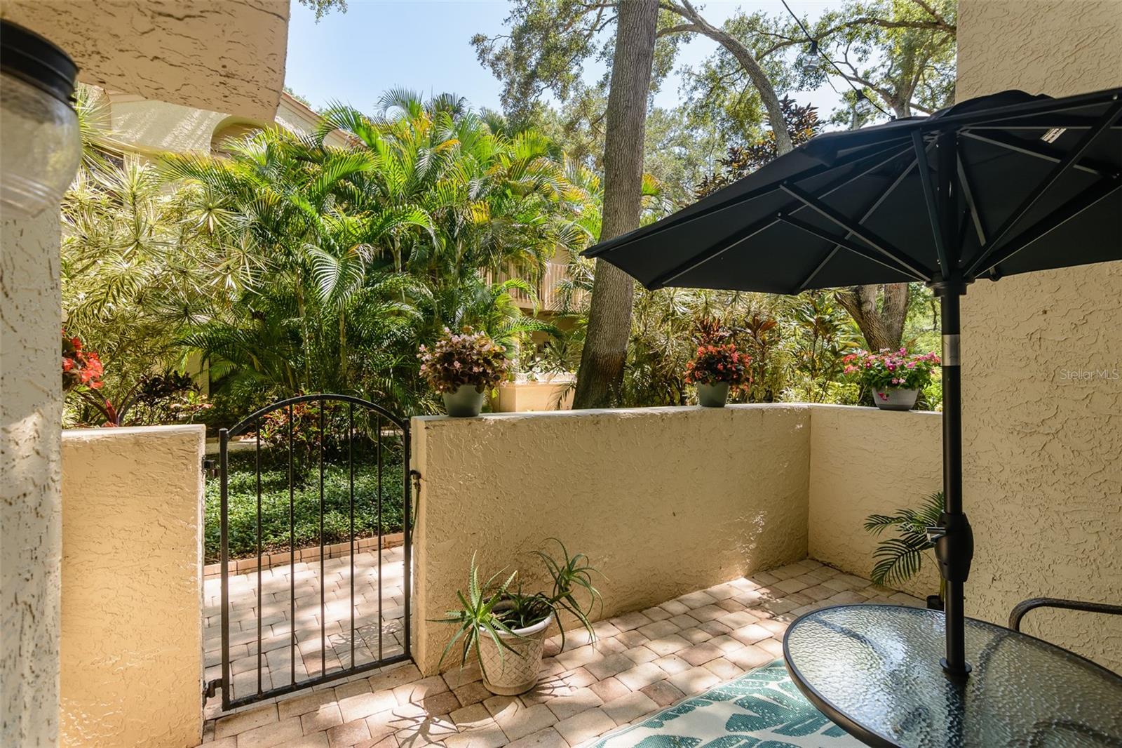 LOS PRADOS CONDO - Residential