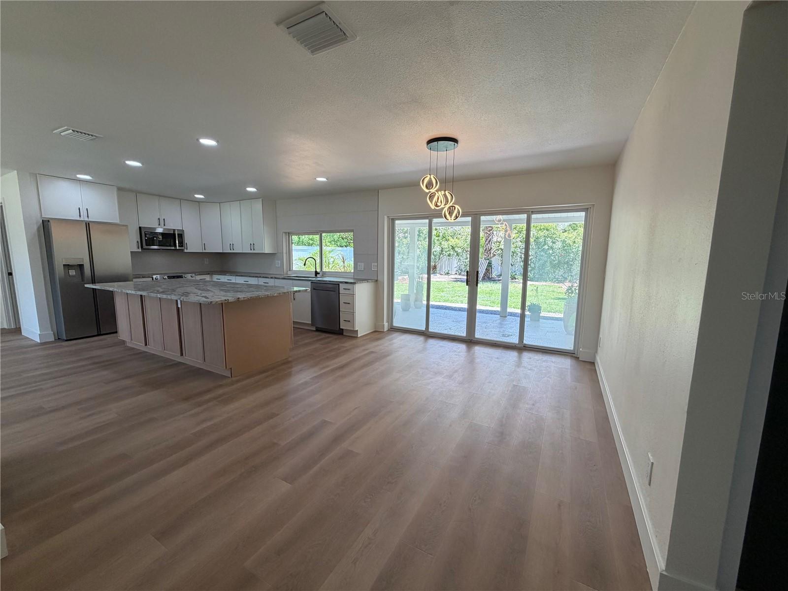 LAKEWOOD ESTATES SEC B - Residential