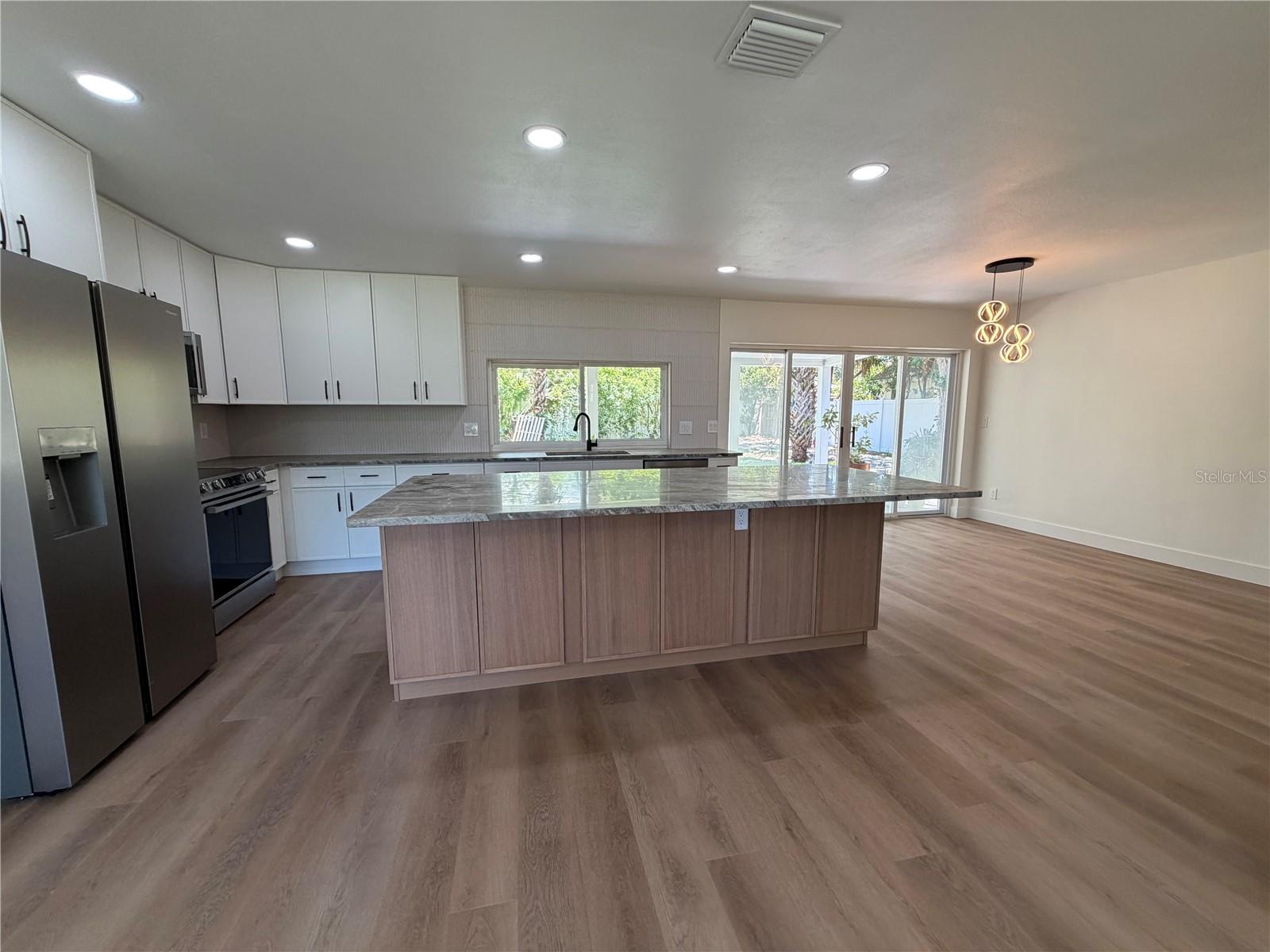 LAKEWOOD ESTATES SEC B - Residential