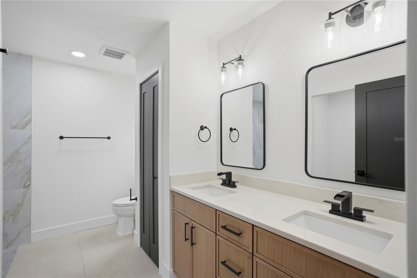 LAKEWOOD ESTATES SEC B - Residential