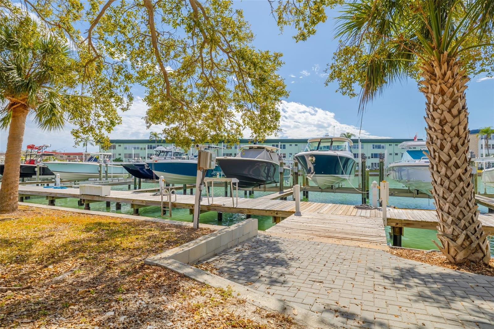 SKIMMER POINT PH I - Commercial Sale