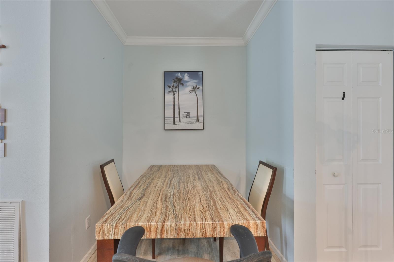 LARGO LAKE VILLAS - Residential