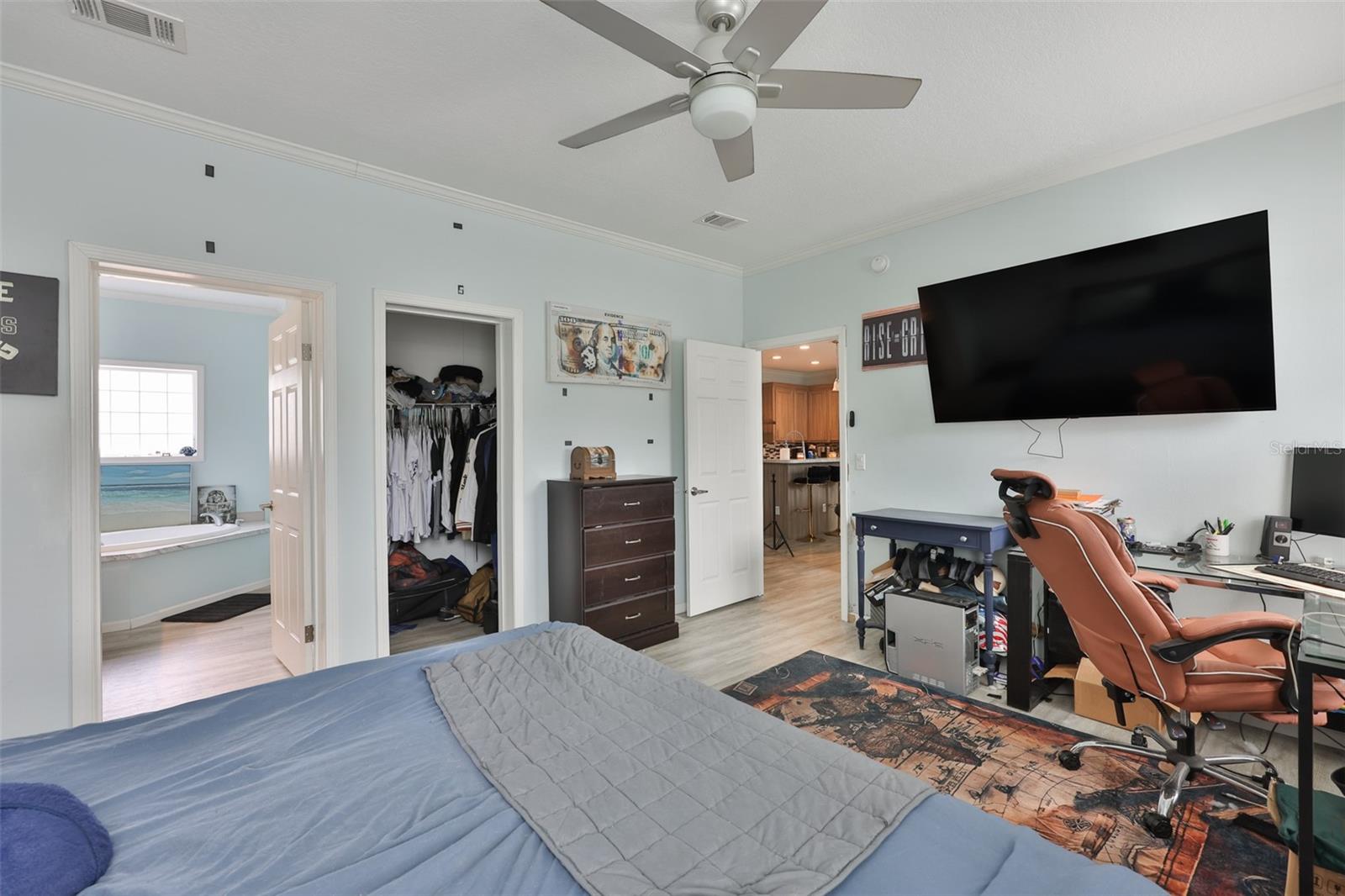 LARGO LAKE VILLAS - Residential
