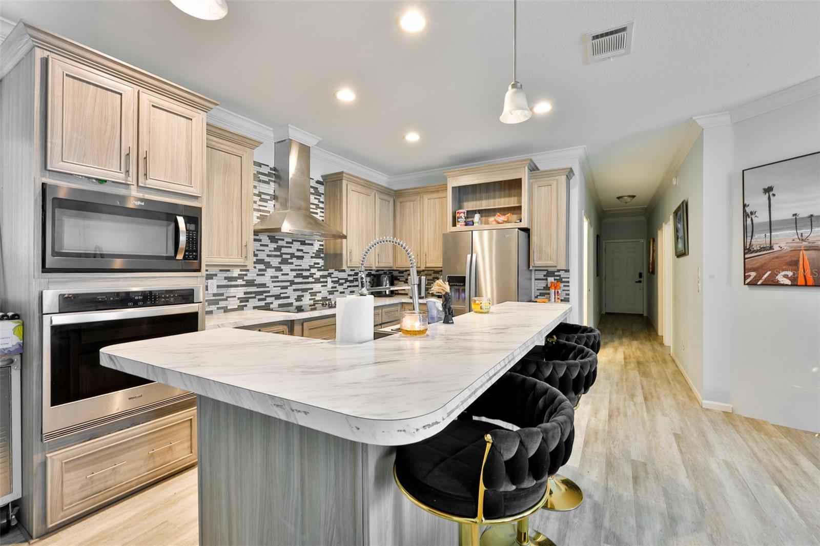 LARGO LAKE VILLAS - Residential