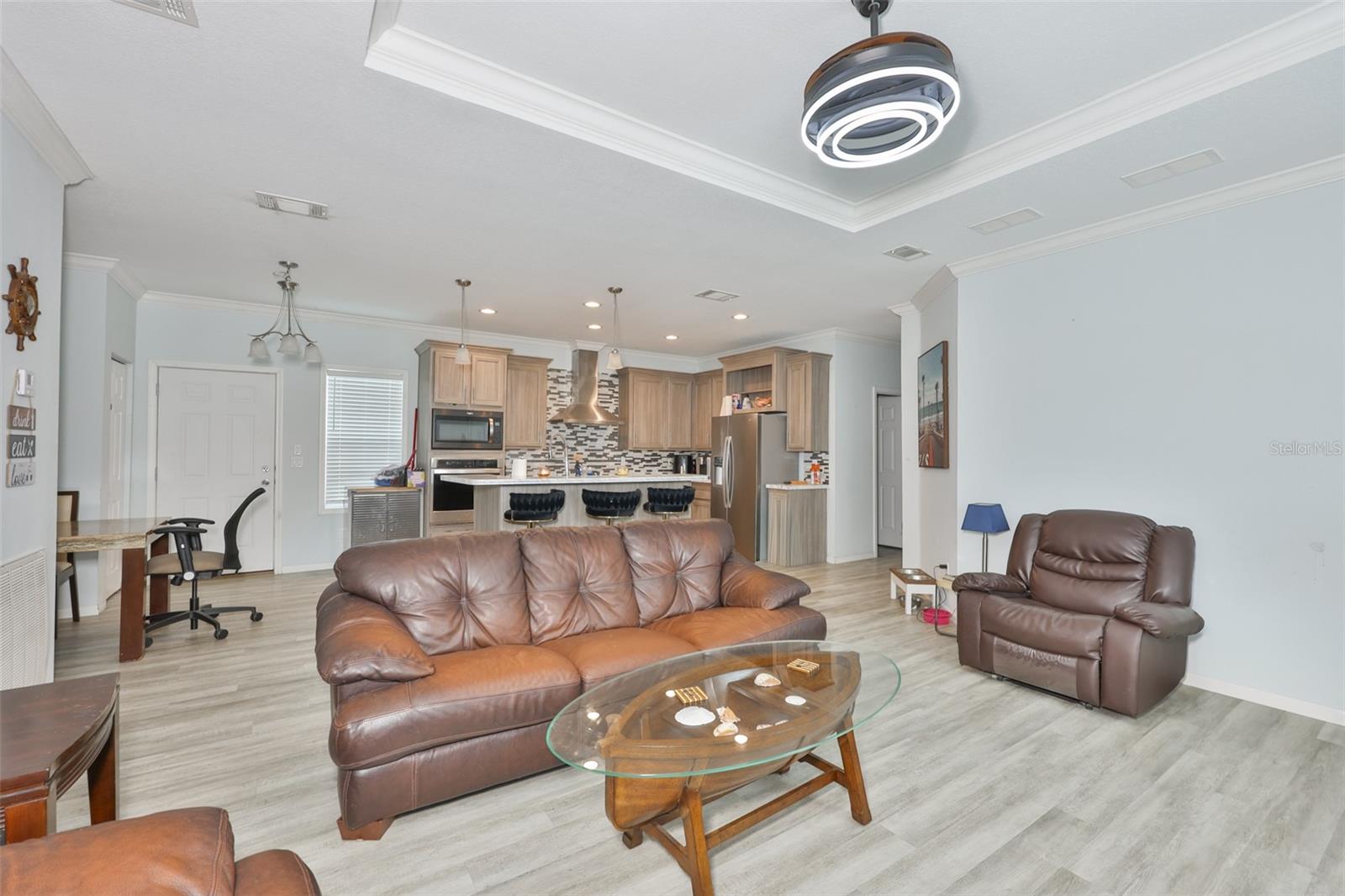 LARGO LAKE VILLAS - Residential