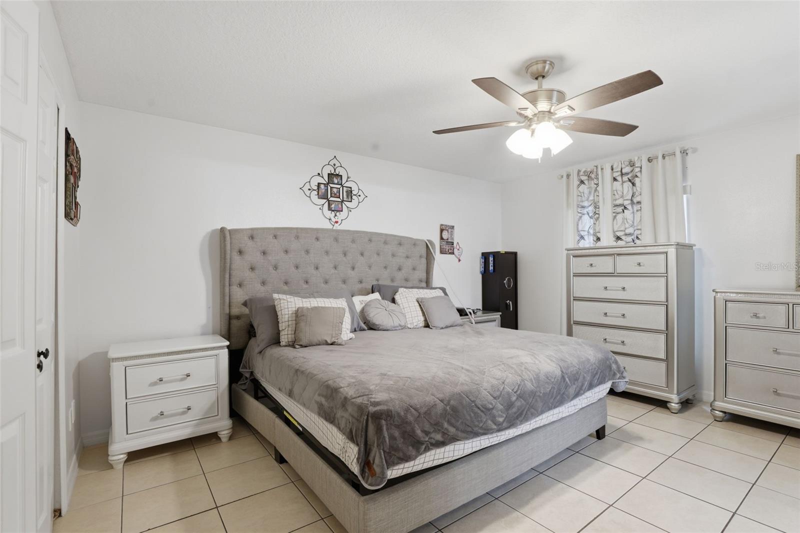 VALENCIA PARK - Residential