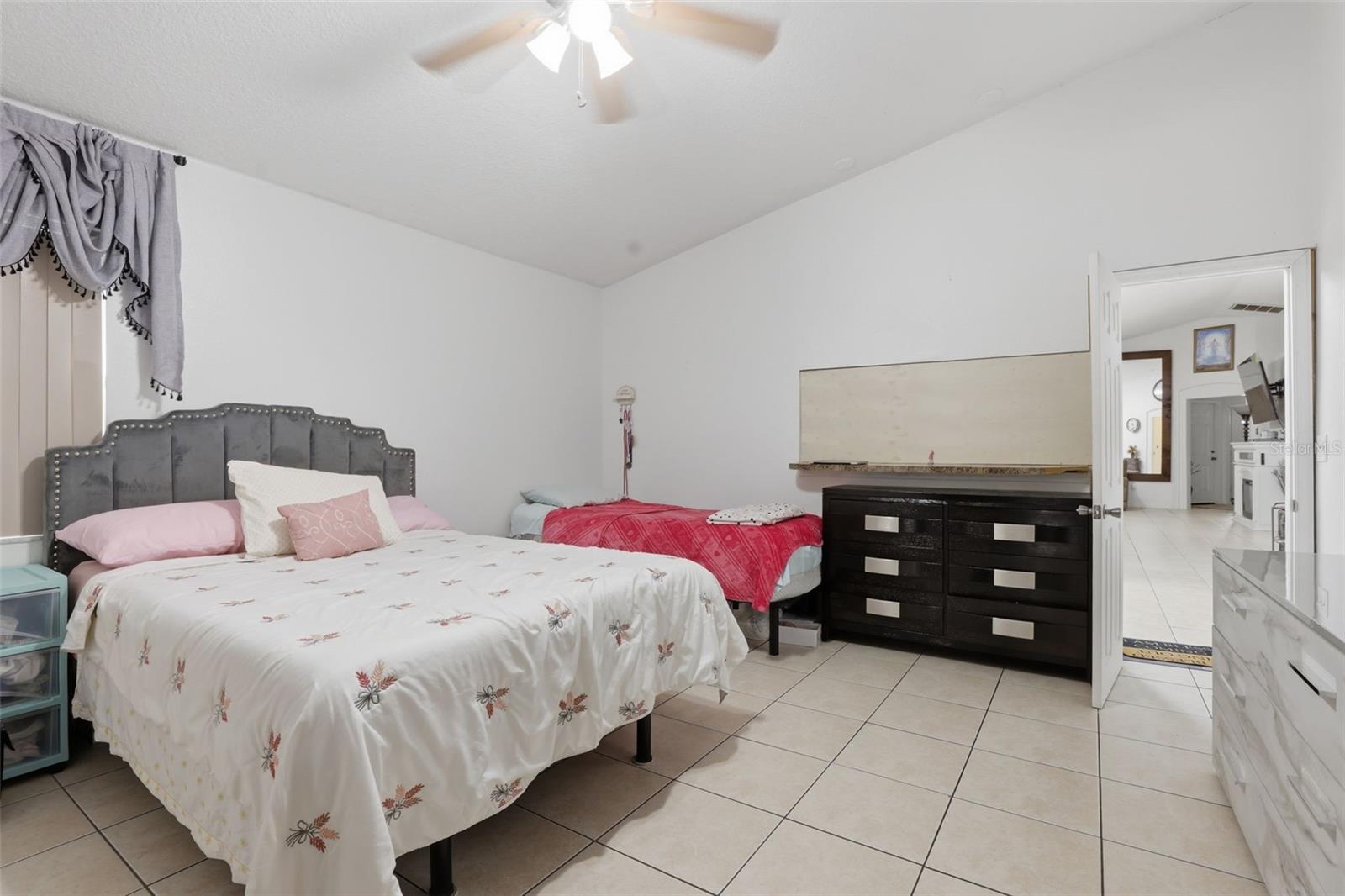VALENCIA PARK - Residential