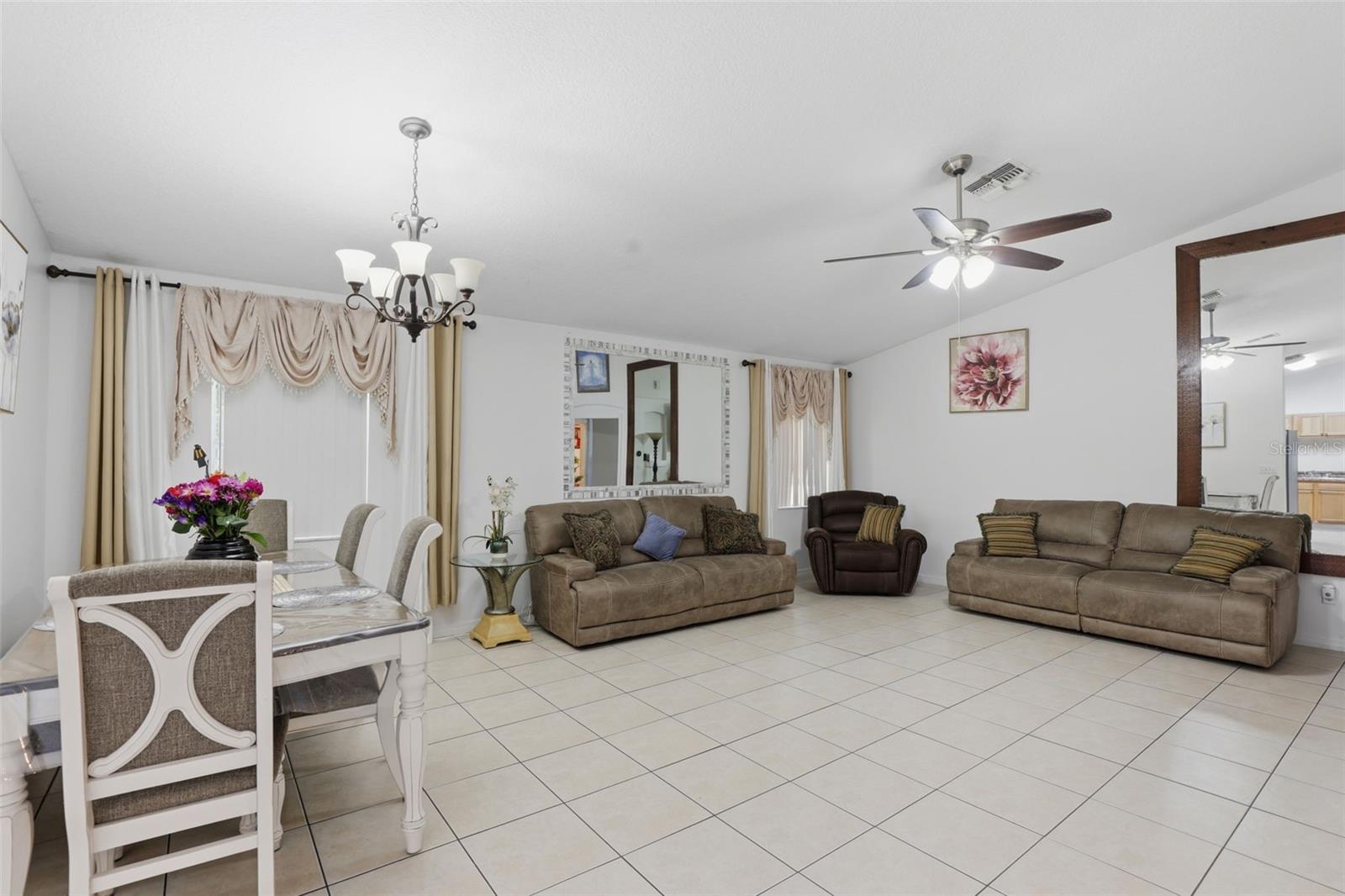 VALENCIA PARK - Residential