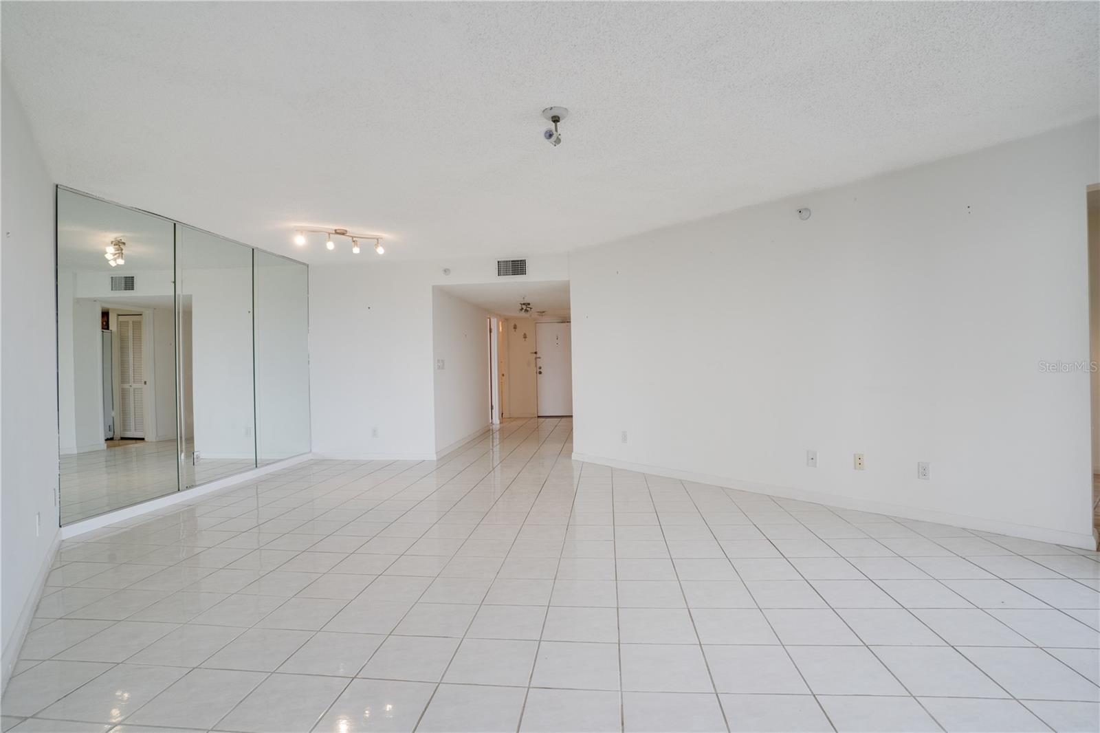 PELICAN BAY YACHT CLUB CONDO BLDG B - Residential