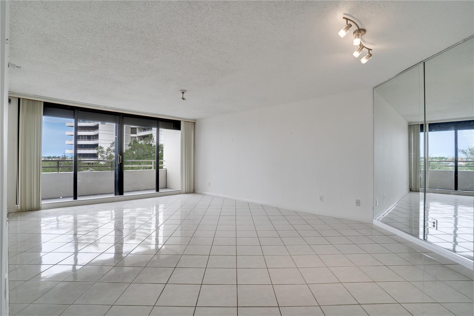 PELICAN BAY YACHT CLUB CONDO BLDG B - Residential