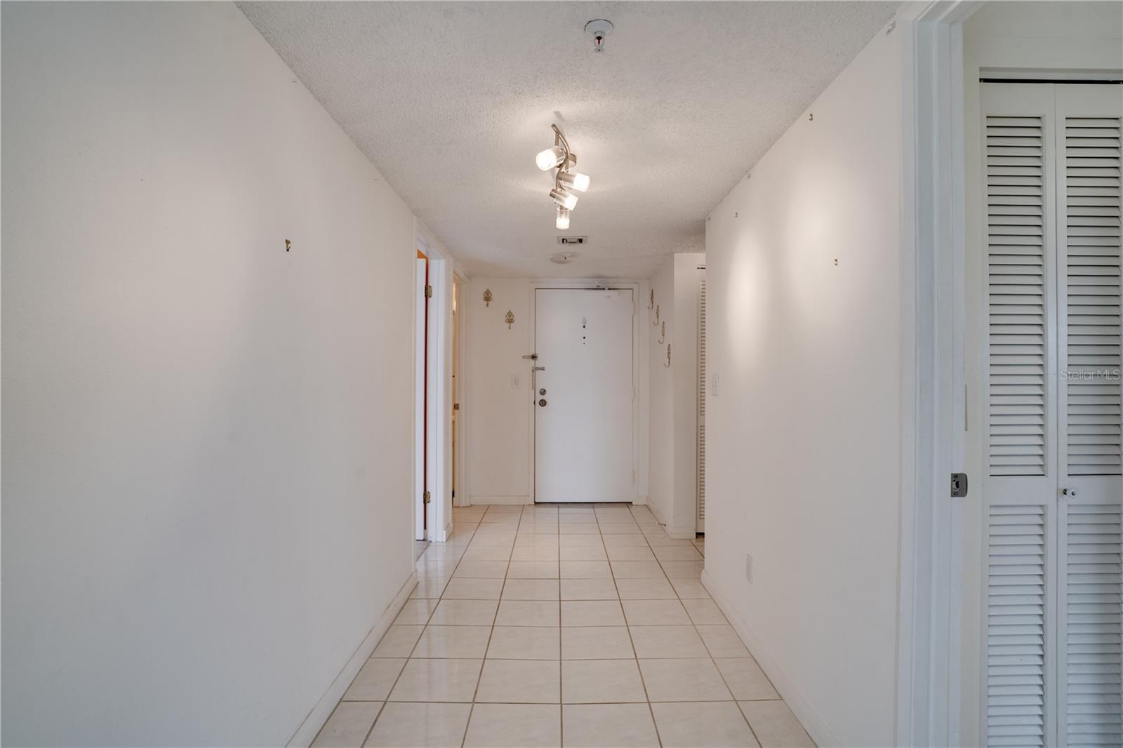 PELICAN BAY YACHT CLUB CONDO BLDG B - Residential
