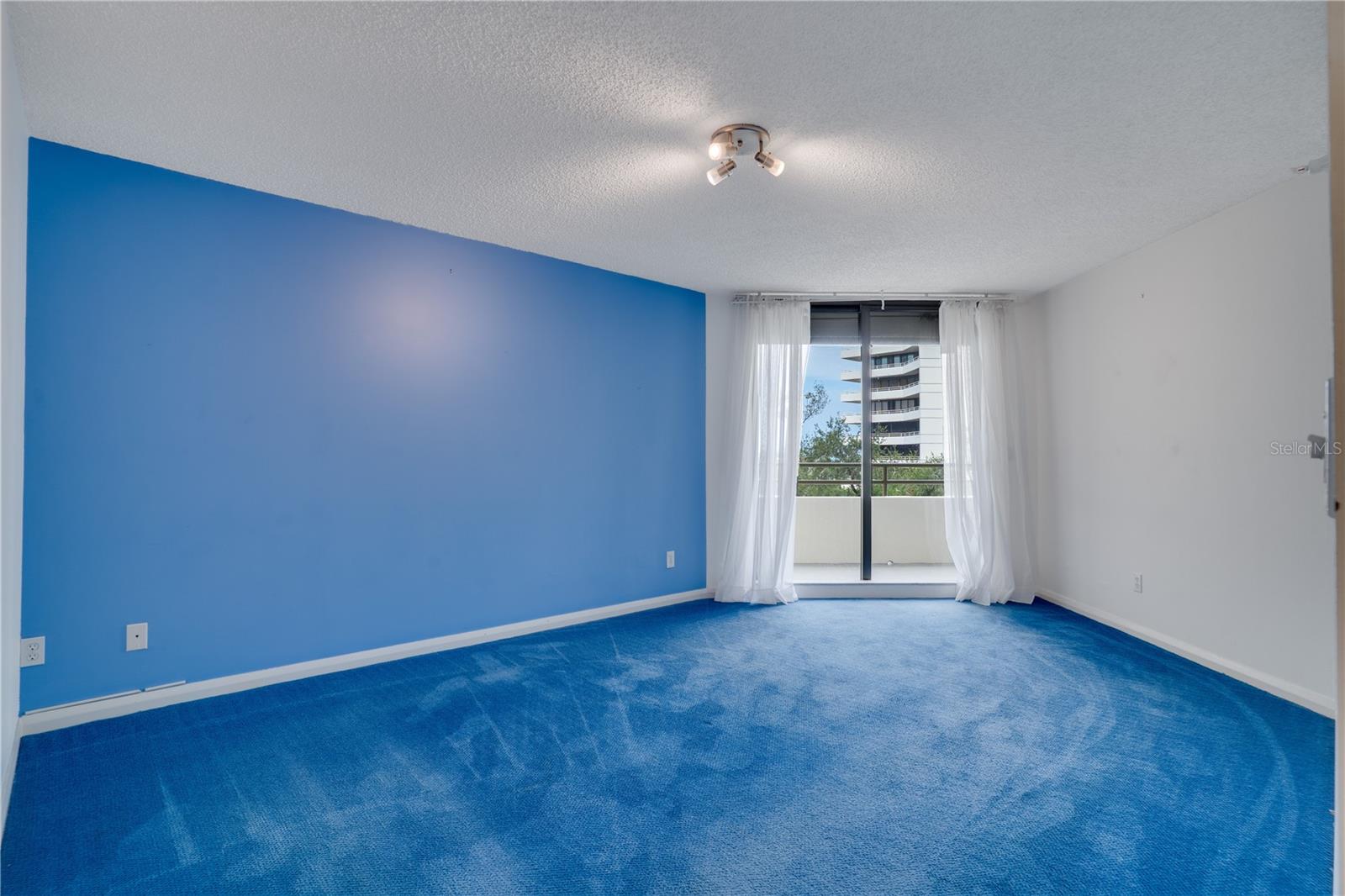 PELICAN BAY YACHT CLUB CONDO BLDG B - Residential