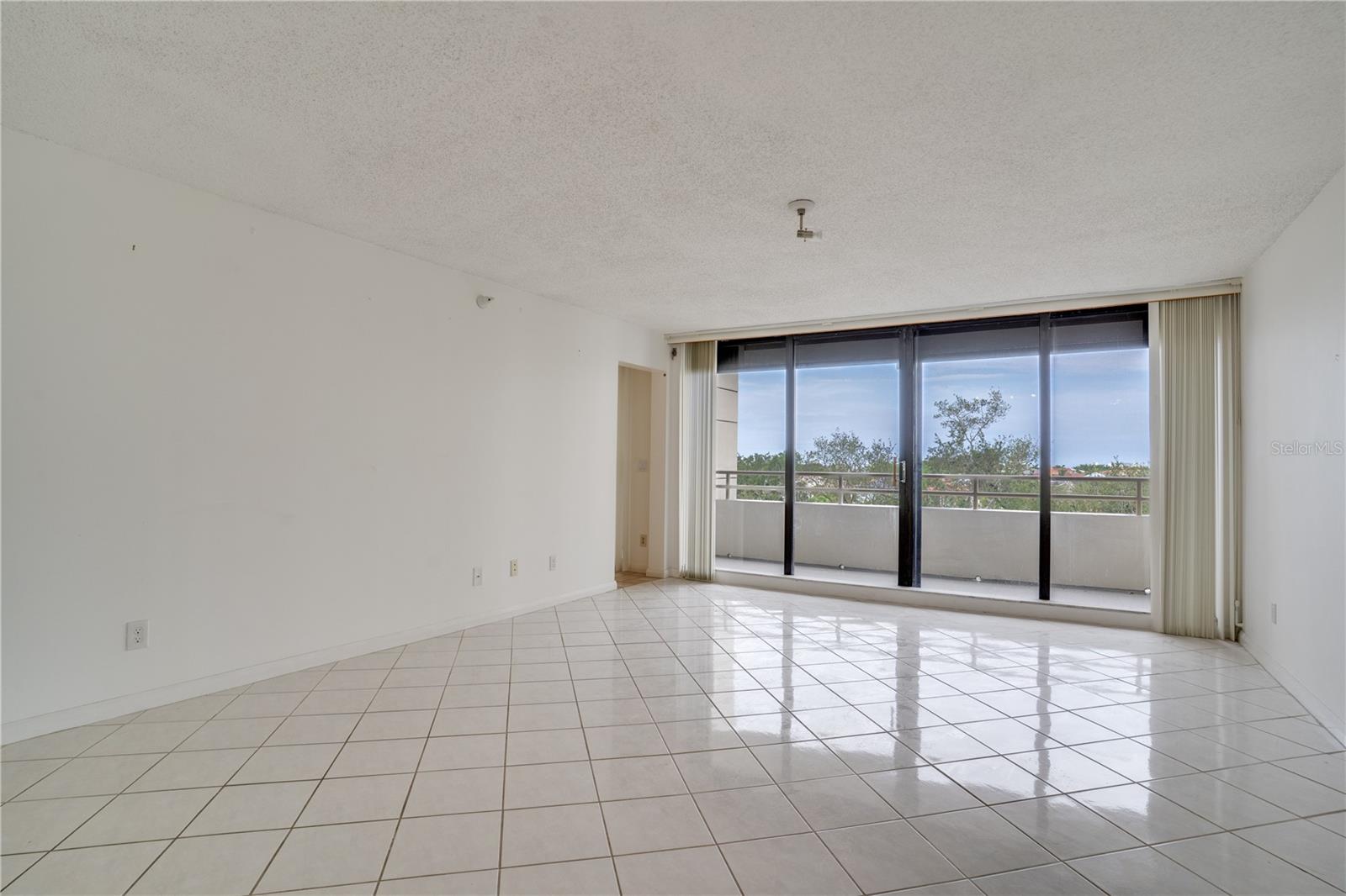PELICAN BAY YACHT CLUB CONDO BLDG B - Residential
