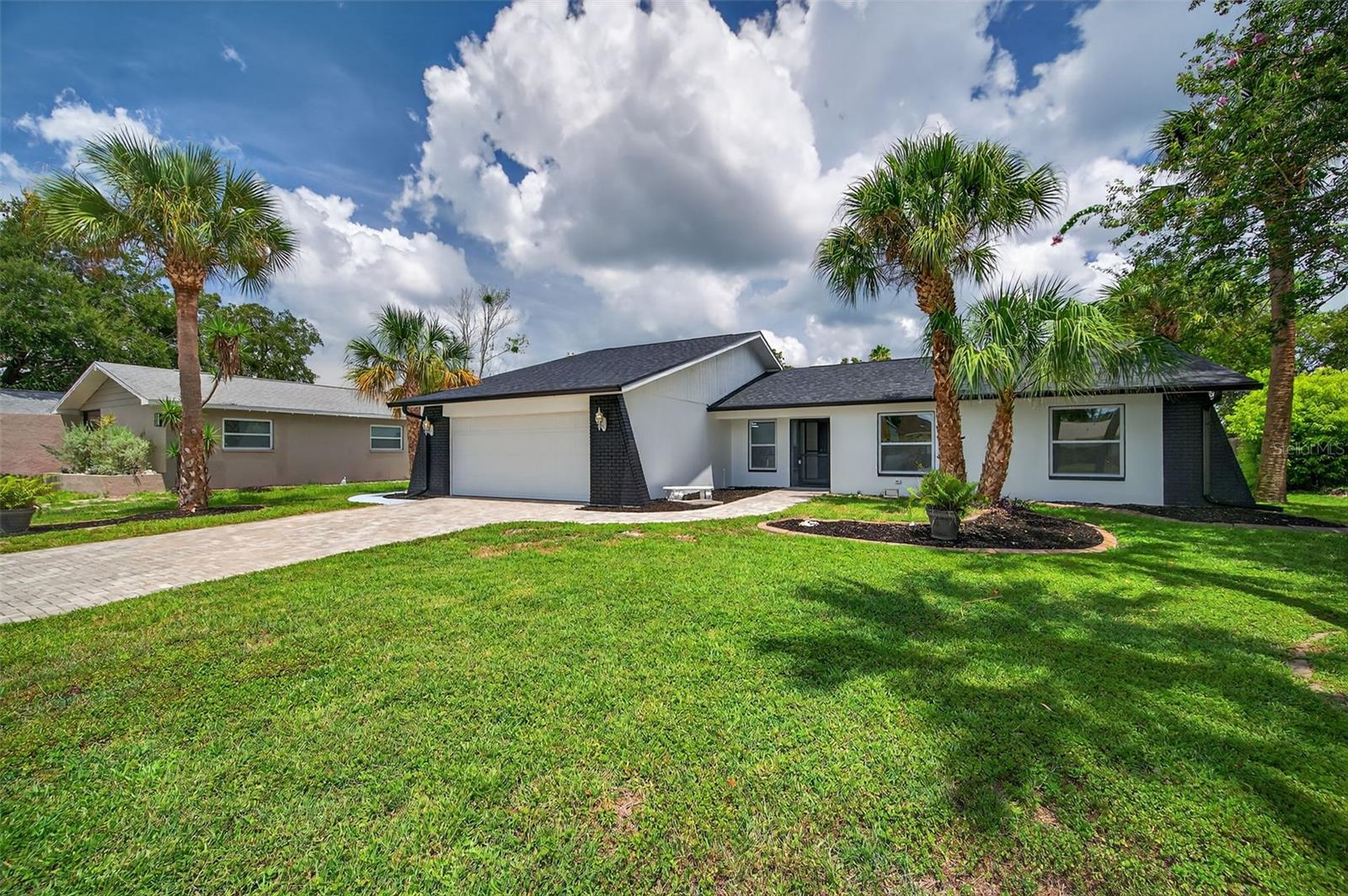 BRIARWOODS - Residential