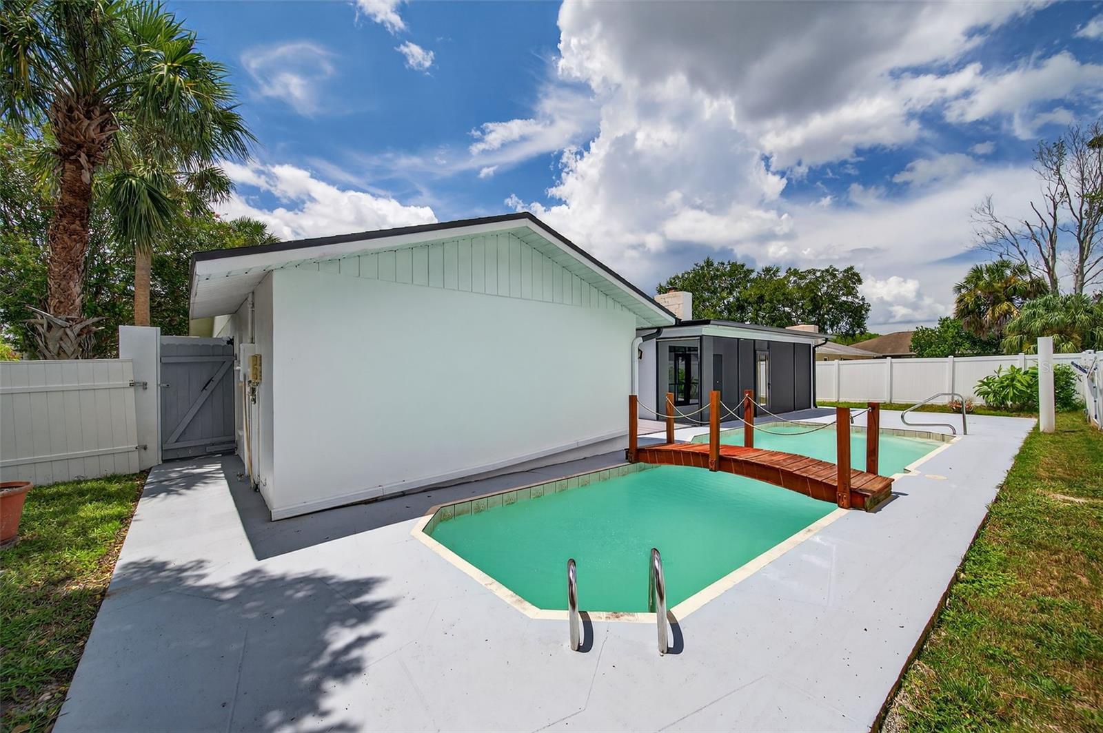 BRIARWOODS - Residential