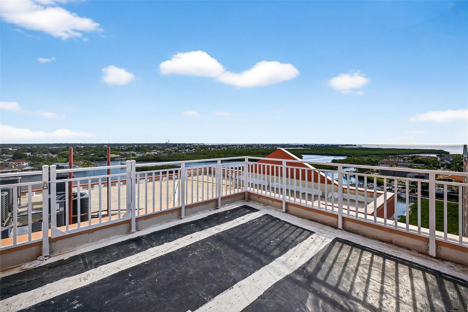 SEAVIEW PLACE/GULF LNDGS - Residential