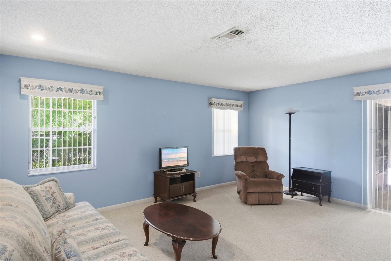 ROLLING OAKS - Residential