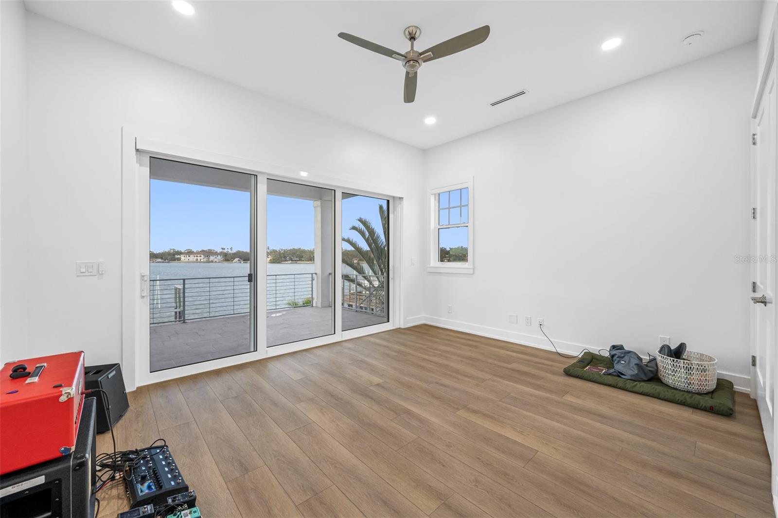 CAUSEWAY ISLES 1ST ADD - Residential