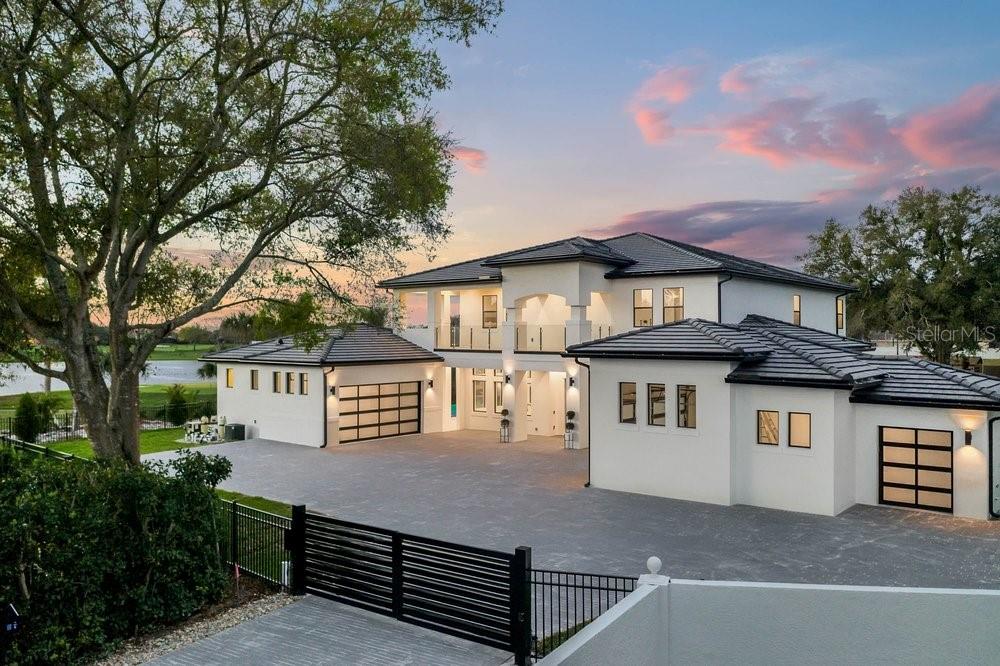 BAY HILL - Residential