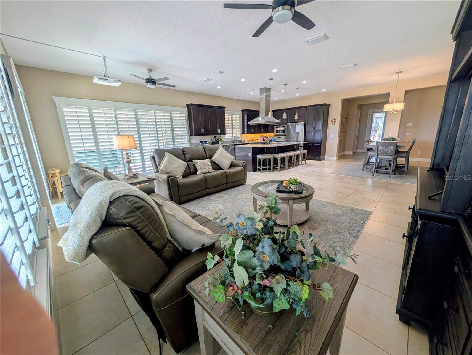 CASCADES/GROVELAND PH 4-1 - Residential