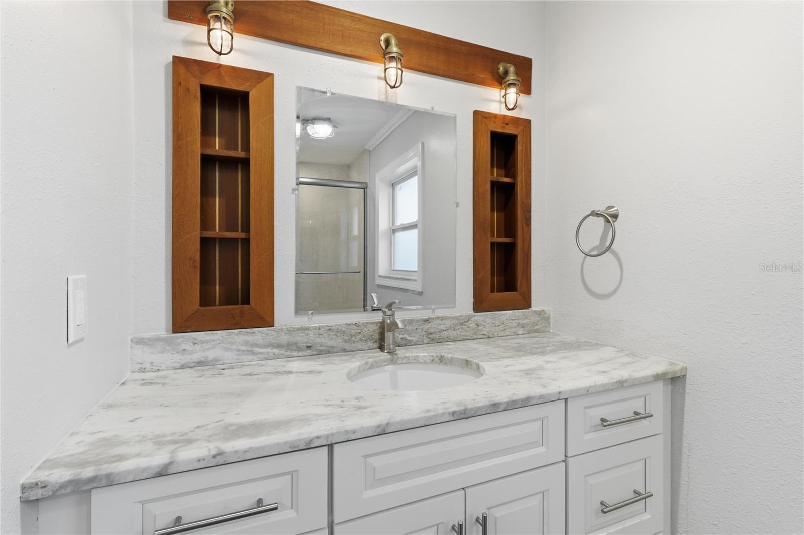 DIXIE SHORES UNIT 1 REPLAT - Residential