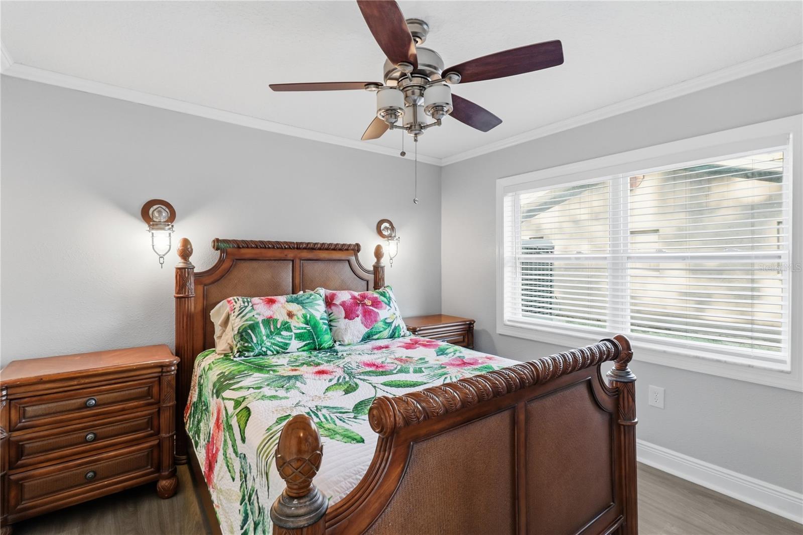 DIXIE SHORES UNIT 1 REPLAT - Residential