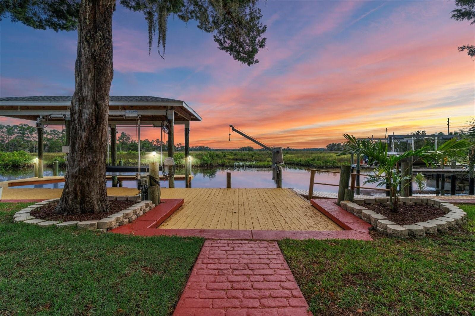 DIXIE SHORES UNIT 1 REPLAT - Residential