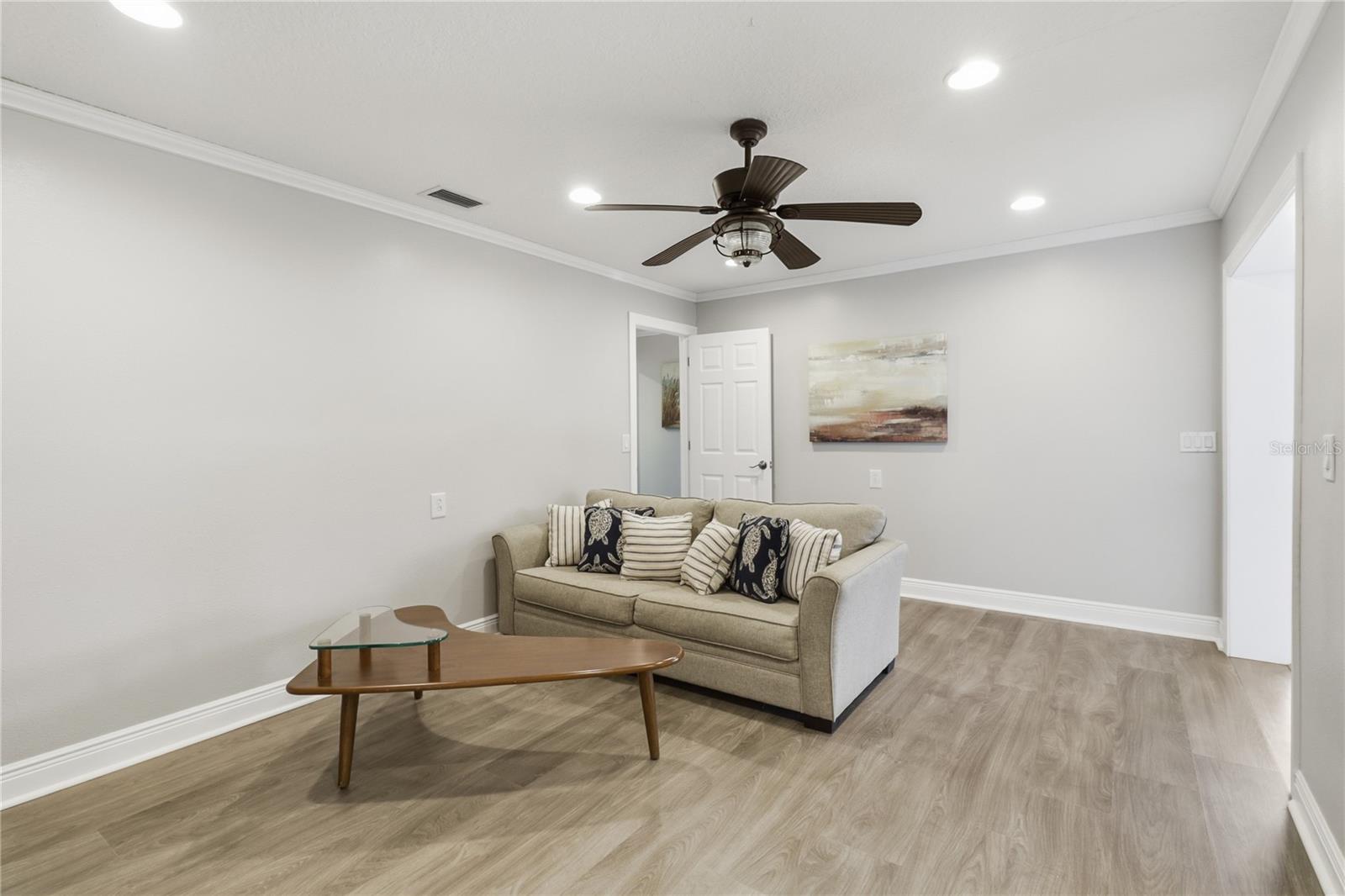 DIXIE SHORES UNIT 1 REPLAT - Residential
