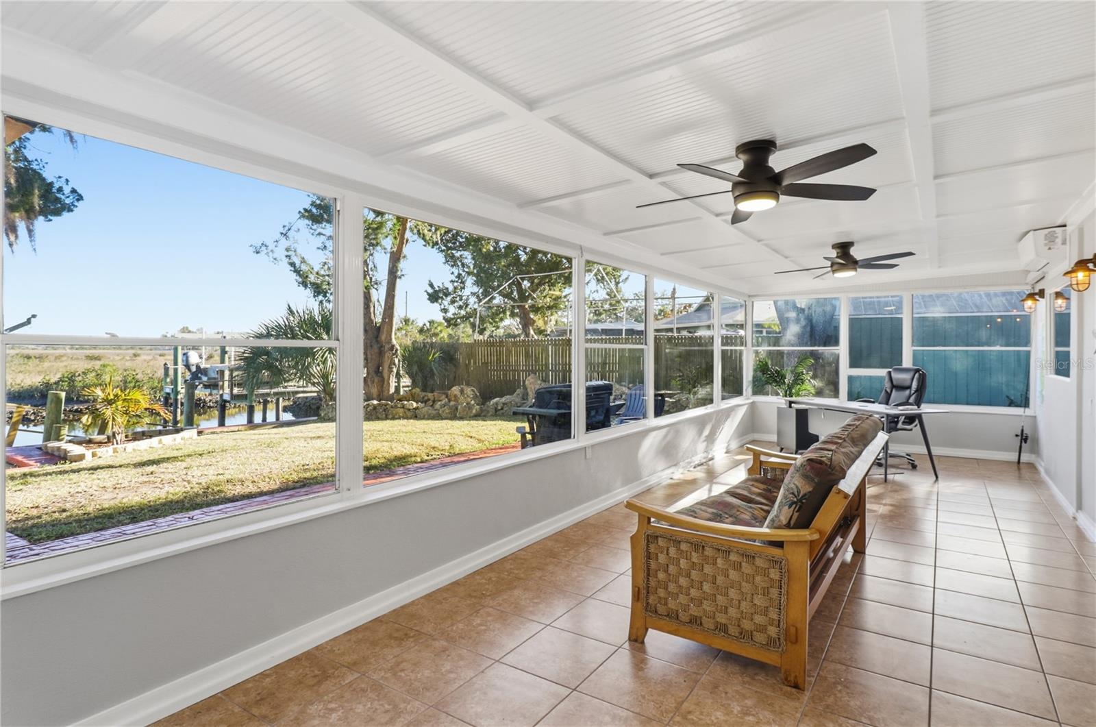 DIXIE SHORES UNIT 1 REPLAT - Residential