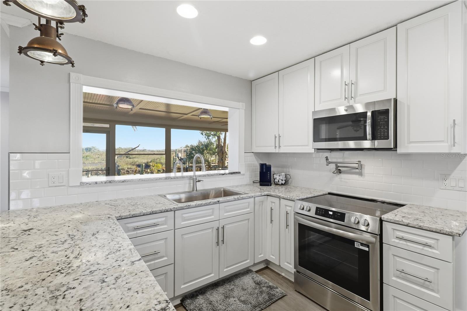 DIXIE SHORES UNIT 1 REPLAT - Residential