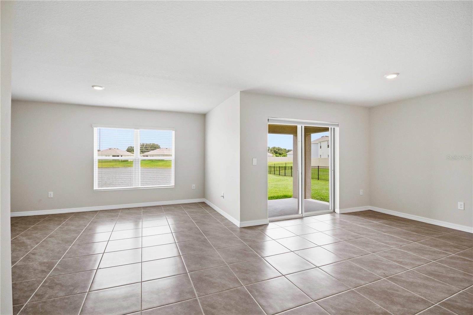 MANDARIN GROVE - Residential